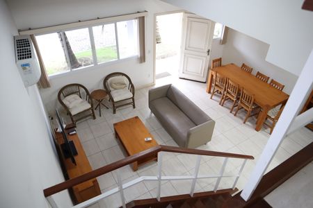 Casa à venda com 127m², 4 quartos e 2 vagassala