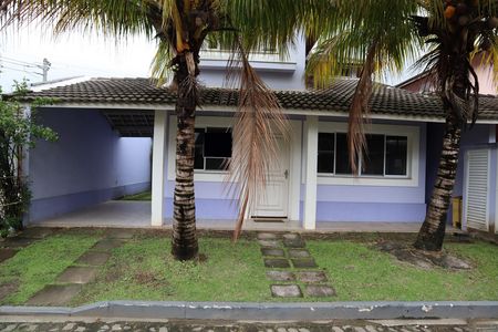 Casa à venda com 127m², 4 quartos e 2 vagas Casa à venda com 127m², 4 quartos e 2 vagasfachada