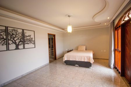 Casa à venda com 4 quartos, 230m² em Qnm 40, Brasília