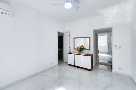 Apartamento para alugar com 68m², 2 quartos e 1 vagaSala 