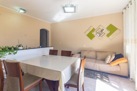 Casa à venda com 3 quartos, 220m² em Vila Matilde, São Paulo