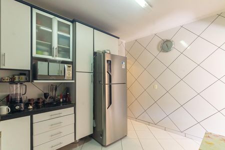 Casa à venda com 220m², 3 quartos e 2 vagas