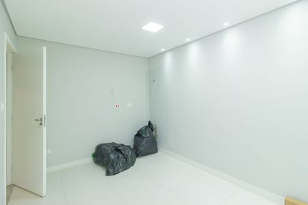 Sala 3 de casa à venda com 6 quartos, 250m² em Parque Sao Domingos, São Paulo
