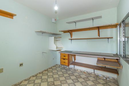 Casa à venda com 250m², 6 quartos e 3 vagas Casa à venda com 250m², 6 quartos e 3 vagasQuarto 5