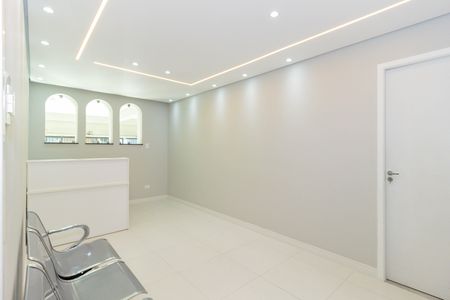 Casa à venda com 250m², 6 quartos e 3 vagas Casa à venda com 250m², 6 quartos e 3 vagasSala