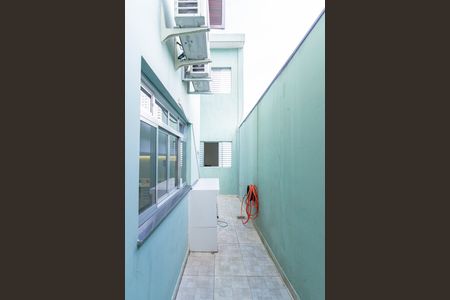 Casa à venda com 250m², 6 quartos e 3 vagas Casa à venda com 250m², 6 quartos e 3 vagasCorredor Externo