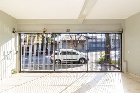 Casa à venda com 250m², 6 quartos e 3 vagas Casa à venda com 250m², 6 quartos e 3 vagasGaragem
