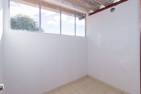 Casa à venda com 250m², 6 quartos e 3 vagas Casa à venda com 250m², 6 quartos e 3 vagasQuarto Área de Lazer