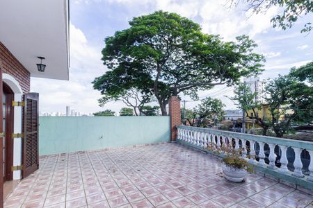 Casa à venda com 250m², 6 quartos e 3 vagas Casa à venda com 250m², 6 quartos e 3 vagasVaranda Quarto Superior Frontal