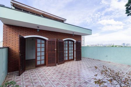 Casa à venda com 250m², 6 quartos e 3 vagas Casa à venda com 250m², 6 quartos e 3 vagasVaranda Quarto Superior Frontal