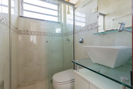 Casa à venda com 250m², 6 quartos e 3 vagas Casa à venda com 250m², 6 quartos e 3 vagasBanheiro Principal