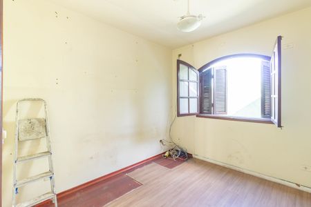 Casa à venda com 250m², 6 quartos e 3 vagas Casa à venda com 250m², 6 quartos e 3 vagasQuarto 4