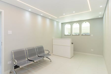 Casa à venda com 250m², 6 quartos e 3 vagas Casa à venda com 250m², 6 quartos e 3 vagasSala