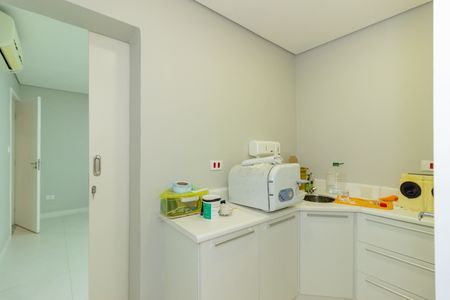 Casa à venda com 250m², 6 quartos e 3 vagas Casa à venda com 250m², 6 quartos e 3 vagasSala 4