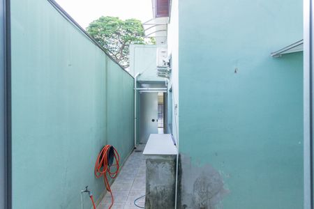 Casa à venda com 250m², 6 quartos e 3 vagas Casa à venda com 250m², 6 quartos e 3 vagasCorredor Externo