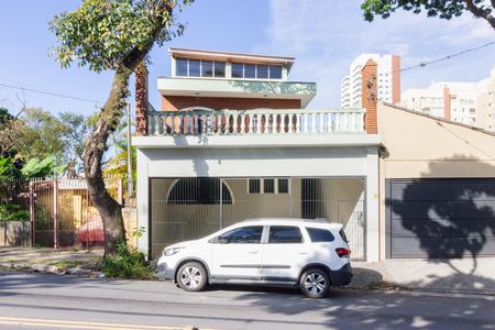 Casa à venda com 250m², 6 quartos e 3 vagas Casa à venda com 250m², 6 quartos e 3 vagasFachada