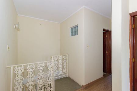 Casa à venda com 250m², 6 quartos e 3 vagas Casa à venda com 250m², 6 quartos e 3 vagasCorredor Superior