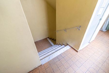 Apartamento para alugar com 45m², 1 quarto e 1 vaga Apartamento para alugar com 45m², 1 quarto e 1 vagaÁrea comum - Escadas