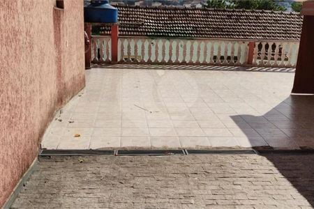Casa à venda com 217m², 2 quartos e 10 vagas