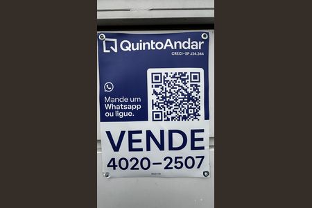 Casa à venda com 128m², 3 quartos e 2 vagas Casa à venda com 128m², 3 quartos e 2 vagasFachada