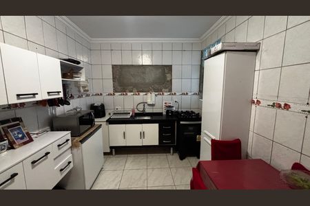 Casa à venda com 128m², 3 quartos e 2 vagas Casa à venda com 128m², 3 quartos e 2 vagasCozinha