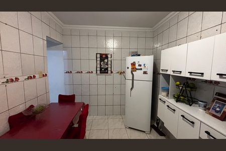 Casa à venda com 128m², 3 quartos e 2 vagas Casa à venda com 128m², 3 quartos e 2 vagasCozinha