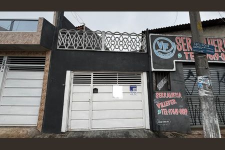 Casa à venda com 128m², 3 quartos e 2 vagas Casa à venda com 128m², 3 quartos e 2 vagasFachada