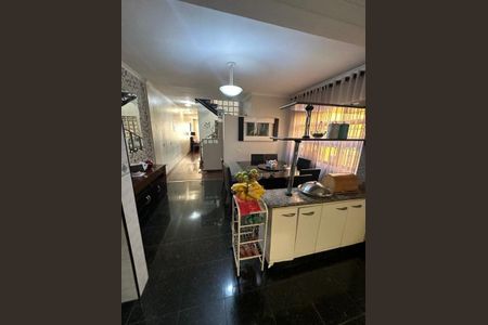 Casa à venda com 154m², 3 quartos e 4 vagas