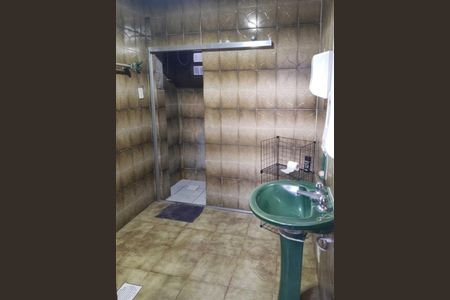 Banheiro de casa para alugar com 3 quartos, 80m² em Vila Parque Brasilia, Cachoeirinha