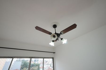 Apartamento para alugar com 75m², 2 quartos e 1 vagaSala