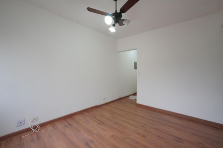 Apartamento para alugar com 75m², 2 quartos e 1 vagaSala