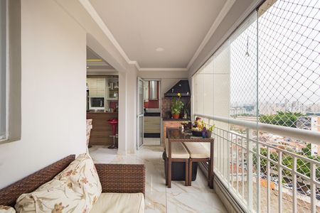 Apartamento à venda com 88m², 2 quartos e 1 vaga Apartamento à venda com 88m², 2 quartos e 1 vagaVaranda