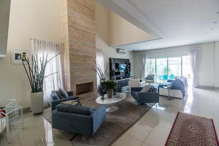 Sala  de casa de condomínio à venda com 2 quartos, 420m² em Colinas da Anhanguera, Santana de Parnaíba