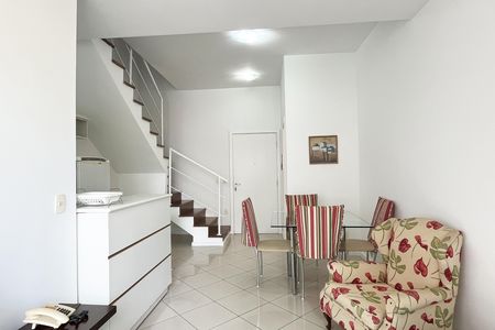 Sala de apartamento para alugar com 2 quartos, 130m² em Gonzaga, Santos