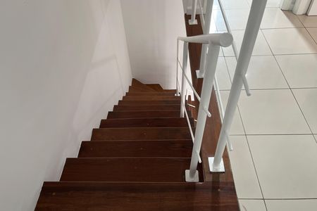 Apartamento para alugar com 130m², 2 quartos e 1 vagaEscada