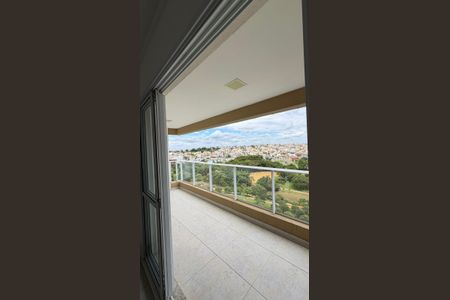 Apartamento para alugar com 103m², 3 quartos e 2 vagasVaranda