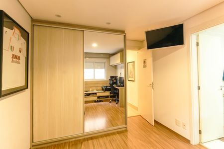 Apartamento à venda com 174m², 3 quartos e 3 vagas Apartamento à venda com 174m², 3 quartos e 3 vagasQuarto 2 - Suíte