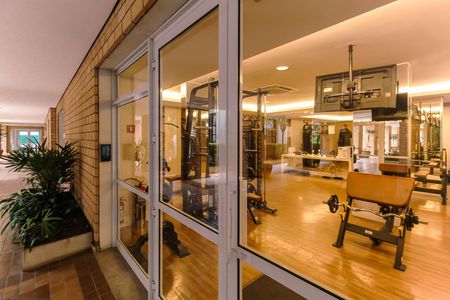 Apartamento à venda com 174m², 3 quartos e 3 vagas Apartamento à venda com 174m², 3 quartos e 3 vagasÁrea comum - Academia