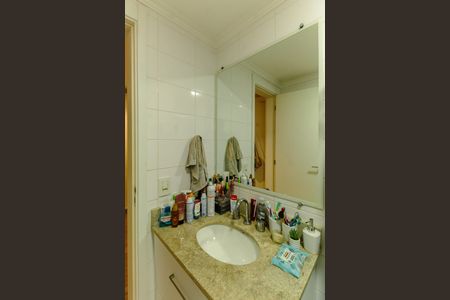 Apartamento à venda com 174m², 3 quartos e 3 vagas Apartamento à venda com 174m², 3 quartos e 3 vagasBanheiro da Suíte 1