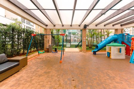 Apartamento à venda com 174m², 3 quartos e 3 vagas Apartamento à venda com 174m², 3 quartos e 3 vagasÁrea comum - Playground