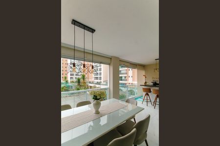 Apartamento à venda com 174m², 3 quartos e 3 vagas Apartamento à venda com 174m², 3 quartos e 3 vagasVaranda