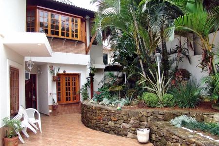 Casa à venda com 5 quartos, 323m² em Vila Albertina, São Paulo