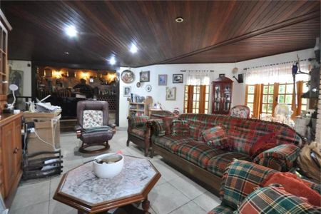 Casa à venda com 5 quartos, 323m² em Vila Albertina, São Paulo