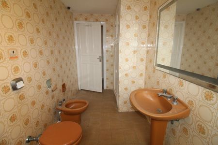 Casa para alugar com 173m², 3 quartos e 5 vagasBanheiro