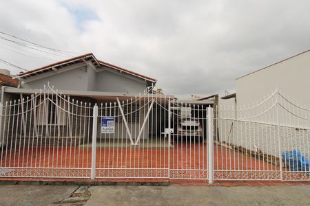 Casa para alugar com 173m², 3 quartos e 5 vagasFachada