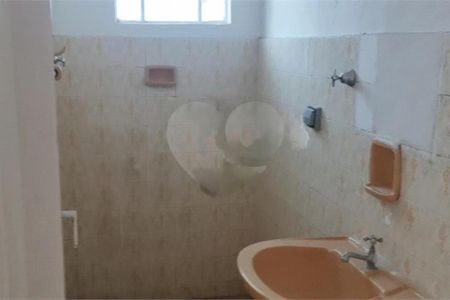 Casa à venda com 231m², 4 quartos e sem vaga