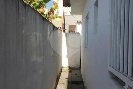 Casa à venda com 231m², 4 quartos e sem vaga