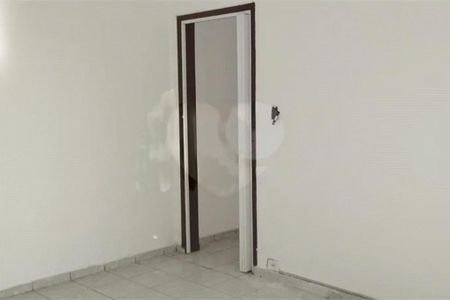 Casa à venda com 231m², 4 quartos e sem vaga