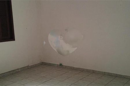 Casa à venda com 231m², 4 quartos e sem vaga