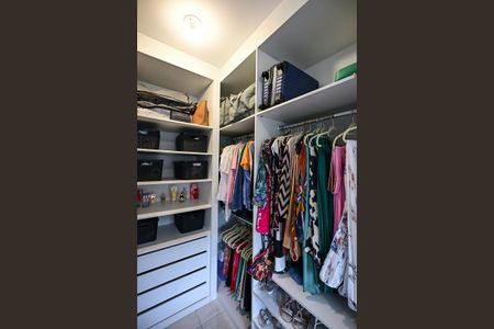 Apartamento à venda com 82m², 2 quartos e 2 vagasArmário da Suíte 1
